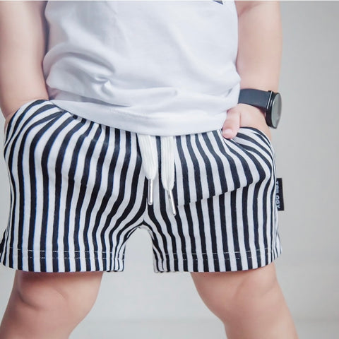 BLACK AND WHITE RESORT SHORTS